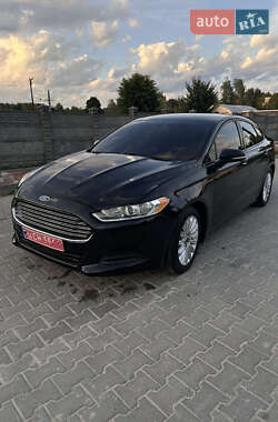 Седан Ford Fusion 2015 в Львові