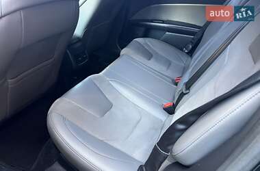 Седан Ford Fusion 2017 в 