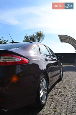 Седан Ford Fusion 2013 в 