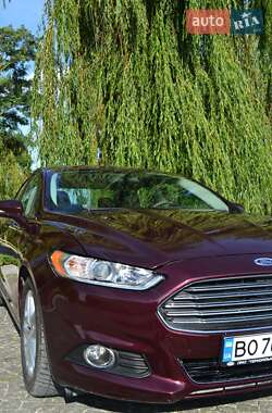 Седан Ford Fusion 2013 в 