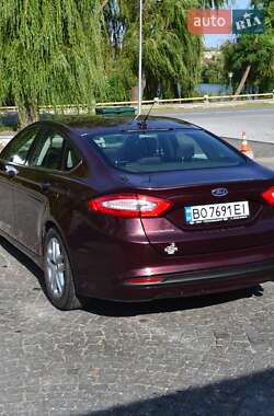 Седан Ford Fusion 2013 в 