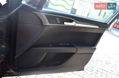 Седан Ford Fusion 2013 в 