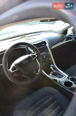 Седан Ford Fusion 2013 в 
