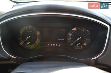 Седан Ford Fusion 2013 в 