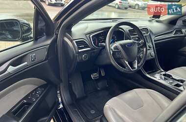 Седан Ford Fusion 2017 в 