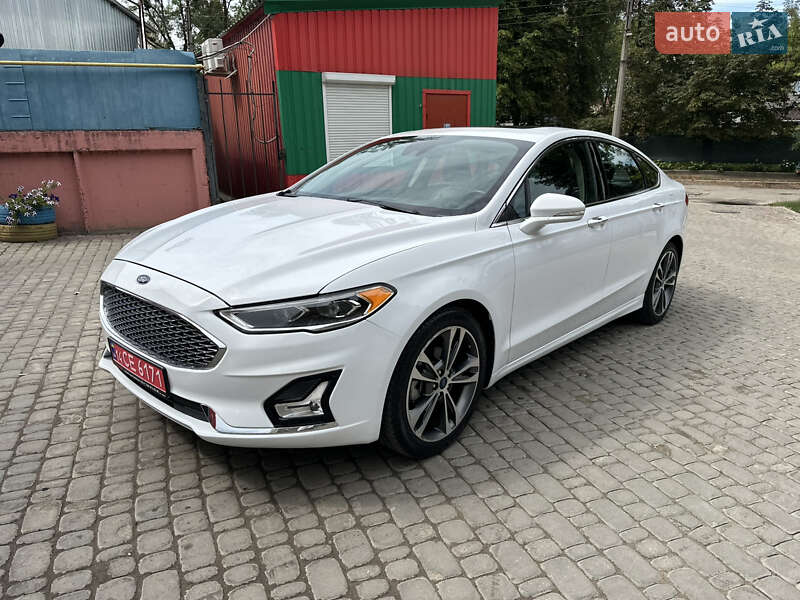 Седан Ford Fusion 2020 в 