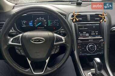 Седан Ford Fusion 2015 в 
