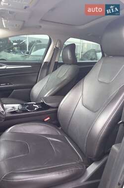 Седан Ford Fusion 2015 в 