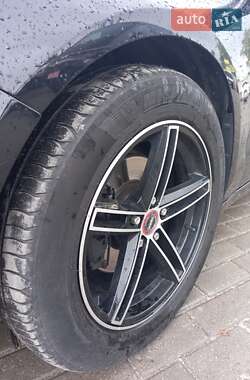 Седан Ford Fusion 2015 в 