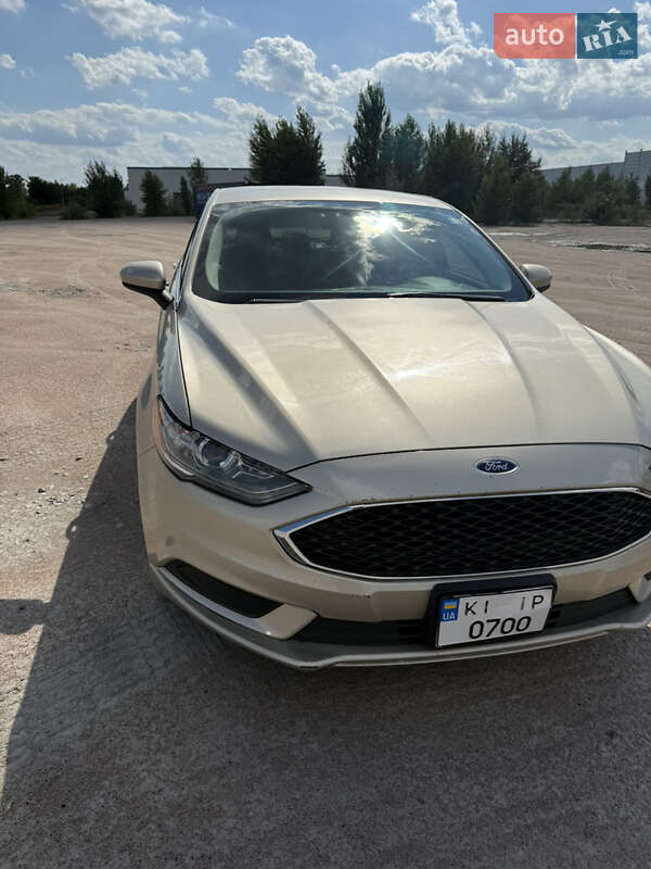 Седан Ford Fusion 2017 в 