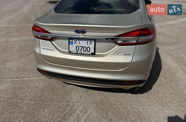 Седан Ford Fusion 2017 в 