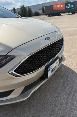 Седан Ford Fusion 2017 в 