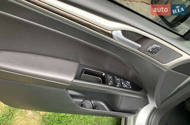 Седан Ford Fusion 2012 в 