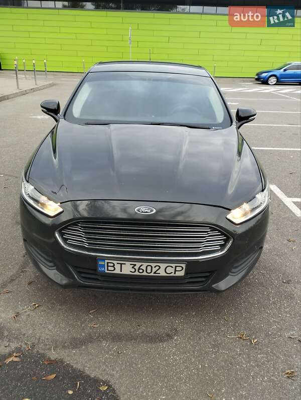 Седан Ford Fusion 2014 в 