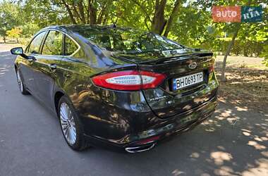 Седан Ford Fusion 2015 в 