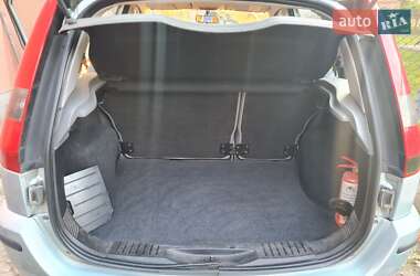 Хетчбек Ford Fusion 2003 в 