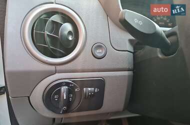 Хетчбек Ford Fusion 2003 в 