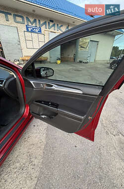 Седан Ford Fusion 2015 в 