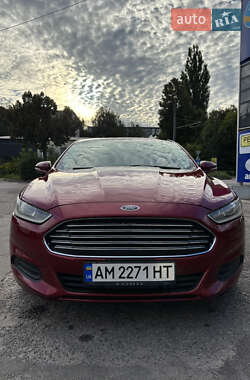 Седан Ford Fusion 2015 в 