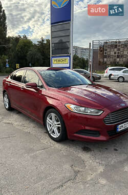 Седан Ford Fusion 2015 в 