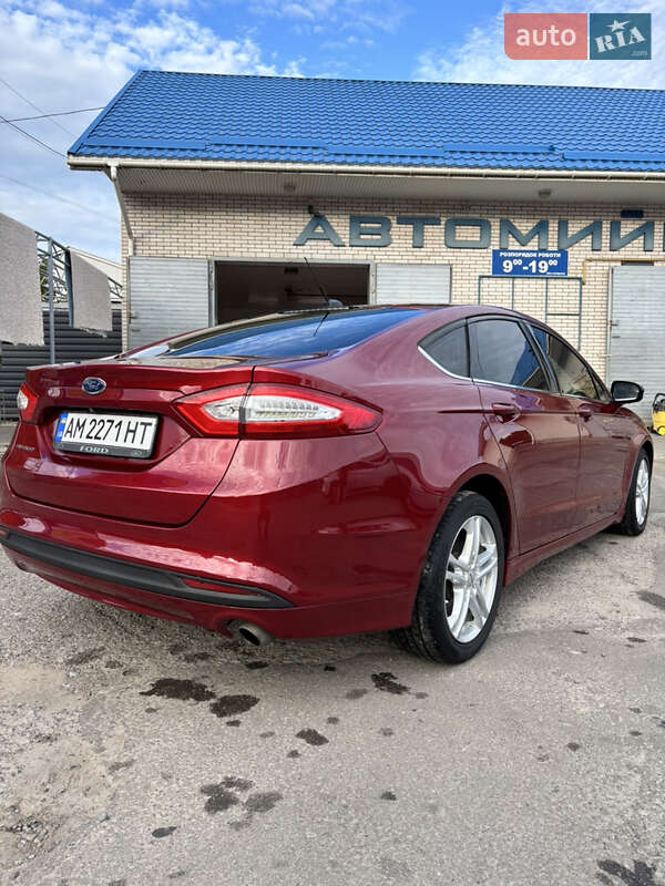 Седан Ford Fusion 2015 в Житомирі