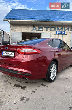 Седан Ford Fusion 2015 в 