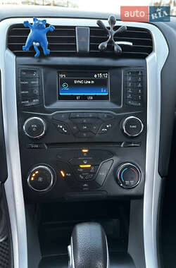 Седан Ford Fusion 2014 в 