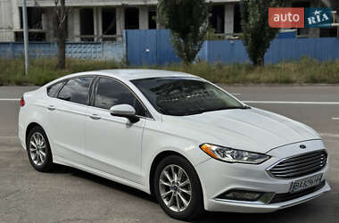 Седан Ford Fusion 2017 в 