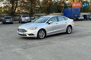 Седан Ford Fusion 2017 в 