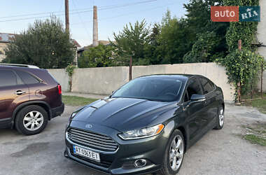 Седан Ford Fusion 2015 в 