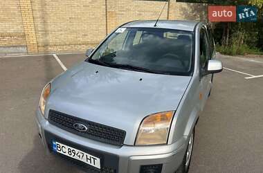 Хэтчбек Ford Fusion 2010 в 