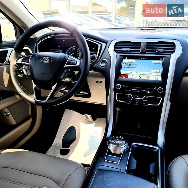Седан Ford Fusion 2017 в Кременчуці