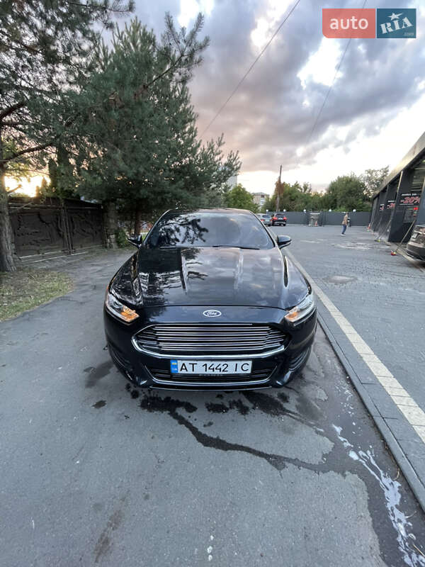 Седан Ford Fusion 2013 в Калуше