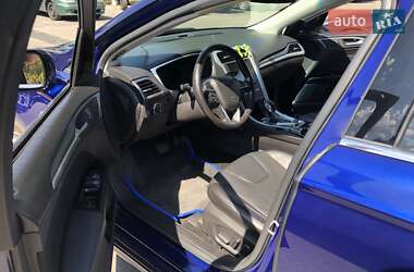Седан Ford Fusion 2014 в 
