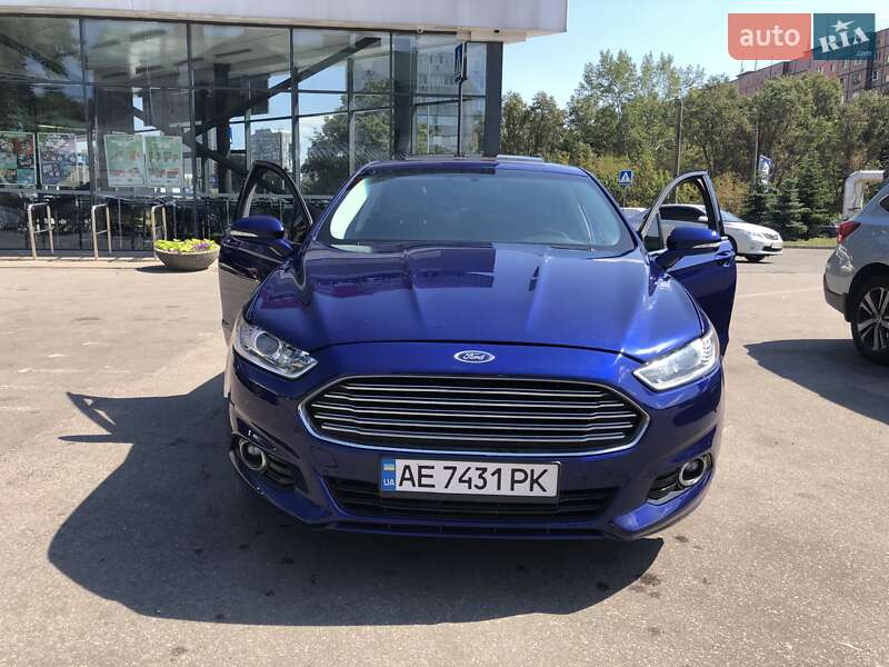 Седан Ford Fusion 2014 в 