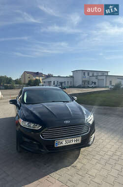 Седан Ford Fusion 2014 в 