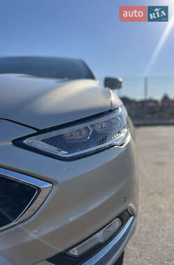 Седан Ford Fusion 2016 в 