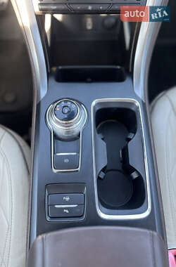Седан Ford Fusion 2016 в 