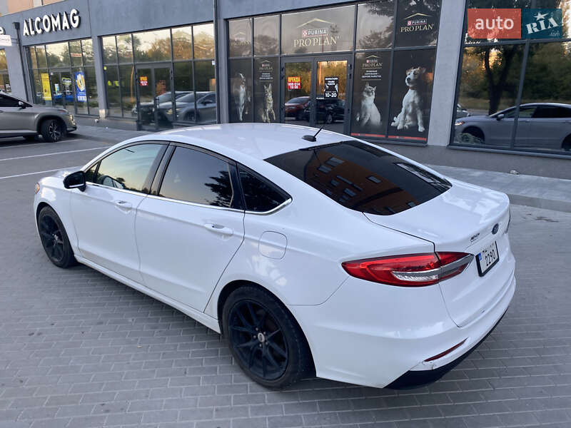 Седан Ford Fusion 2019 в Днепре