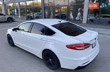 Седан Ford Fusion 2019 в 