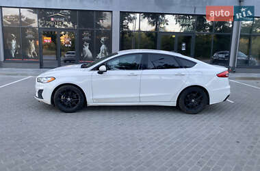 Седан Ford Fusion 2019 в 