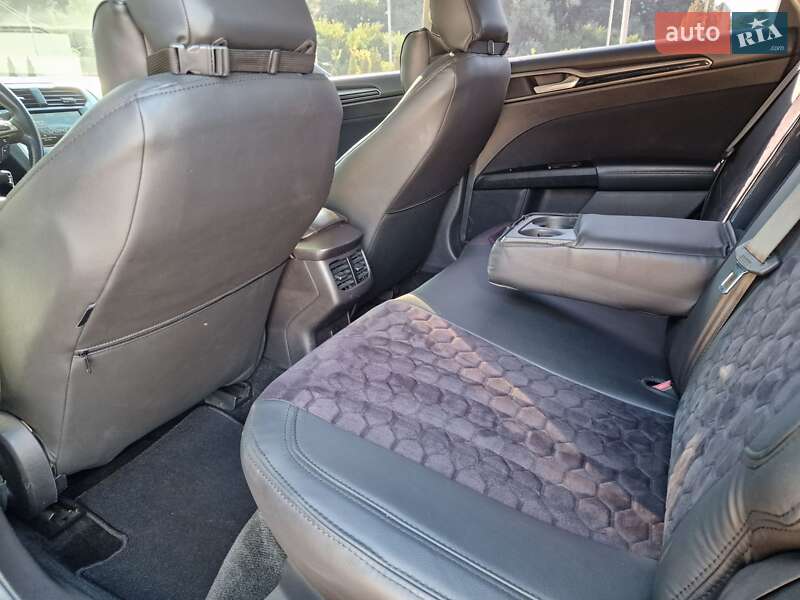 Седан Ford Fusion 2016 в Киеве фото 10 Седан Ford Fusion 2016 в Киеве
