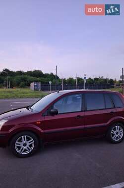 Хэтчбек Ford Fusion 2002 в 