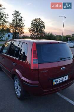 Хэтчбек Ford Fusion 2002 в 