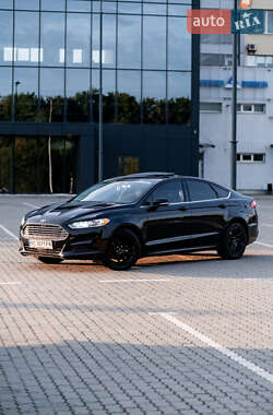 Седан Ford Fusion 2013 в Львові