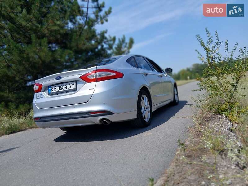 Седан Ford Fusion 2014 в 