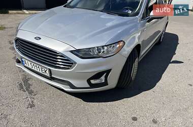Седан Ford Fusion 2019 в 