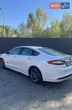 Седан Ford Fusion 2014 в 