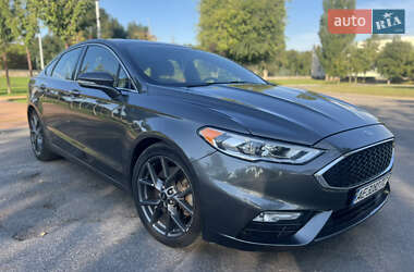 Седан Ford Fusion 2017 в 