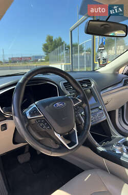 Седан Ford Fusion 2016 в Первомайске